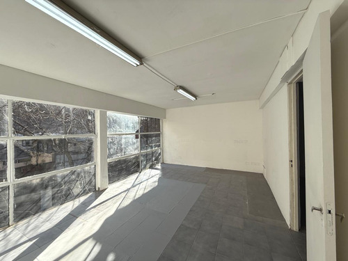 Oficina En Venta En Balvanera - Edificio Comercial Apto Credito, Apto Varios Rubros.
