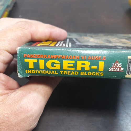 Imagem 3 de 8 de Plastimodelo Academy Esteira P/ Tanque Tiger 1 Escala 1:35