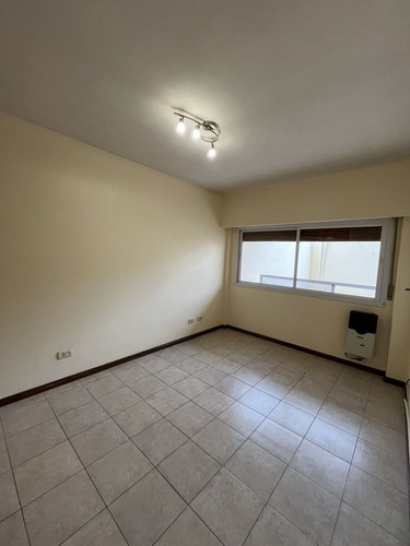Departamento En Alquiler En Flores