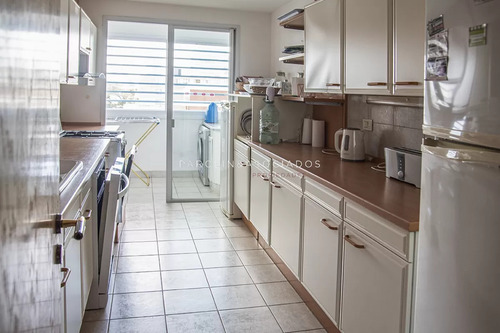 Divino Apartamento En Venta De 3 Dormitoriors En Torre Nueva York, Punta Del Este.