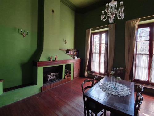 Casa Colonial En Esquina, En Excelente Estado Y Ubicación Inmejorable