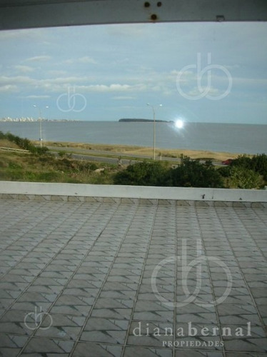 Imagen 13 de 19 de En Primera Línea, Mansión Clásica De 7 Dormitorios Con Gran Parque, Piscina Y Muy Linda Vista Al Mar.- Ref: 495