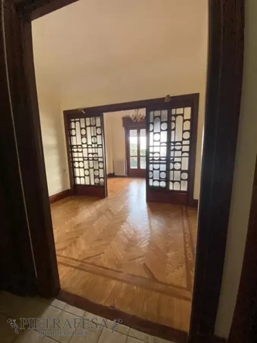 Apartamento En Alquiler, 3dorm, 2 Baños. Ciudad Vieja.