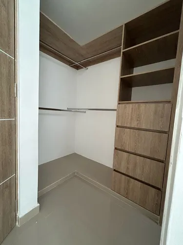 Edificio En Venta En El Ingenio. Cod V11666