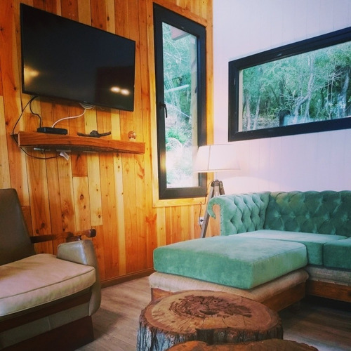 Imagen 12 de 30 de Casa Cabaña Alquiler San Martin De Los Andes Sma Valle Escondido Club De Campo Golf Verano 2023 Pileta Quincho Clubhouse Restaurante