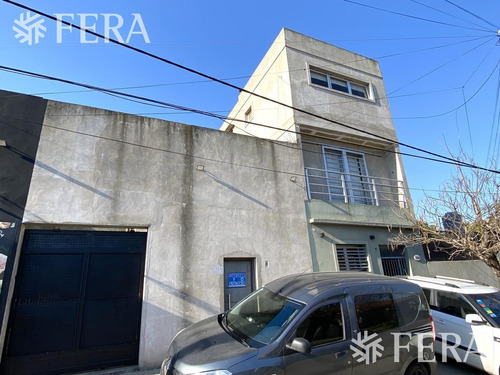 Imagen 3 de 23 de Venta De Galpón, 3 Departamentos, Local Y Espacio Guardacoches En Quilmes Oeste