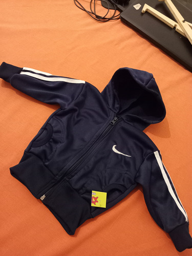 Campera Deportiva Bebé- Talle 0- Nueva!!!