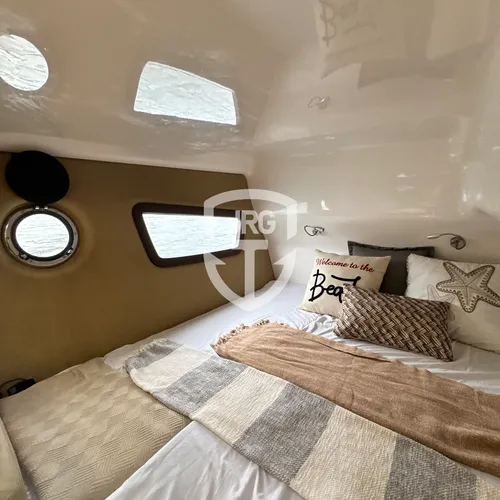 Lancha Triton 370 Ht 2019 Com Apenas 220 Horas (originais