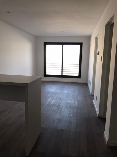 Venta Con Renta!!! No Paga Irpf! 1 Dormitorio Al Frente!