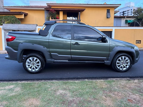 Fiat Strada 1.8 16v Adventure Cab. Dupla Flex 3p