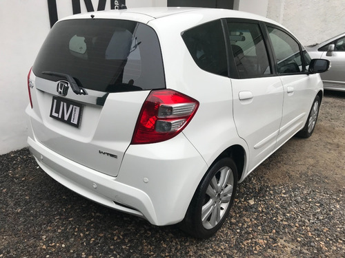 Imagen 13 de 18 de Honda Fit Ex Manual Año 2014 - Liv Motors