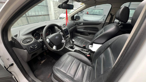 Ford Focus 2 2.0 Ghia Mt