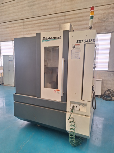 Centro De Usinagem Cnc Vertical High Speed P/ 24.000 Rpm