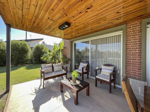Imagen 23 de 30 de Casa De 3 Dormitorios Con Pileta En Puerto Roldán