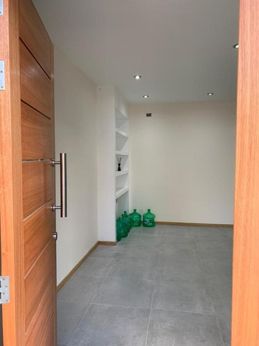 Imagen 6 de 30 de Casa Venta 2 Dormitorios 3 Baños 2 Cocheras 200 Mts 2 Cub. Terreno 9x52- La Plata