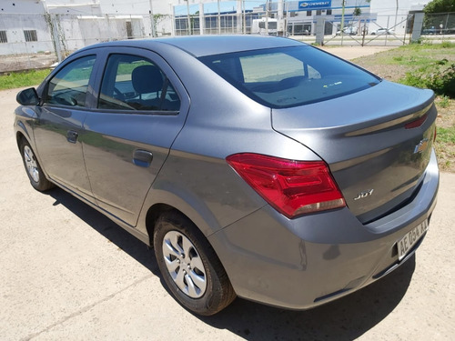 Chevrolet Onix Plus Joy 2020 Gris