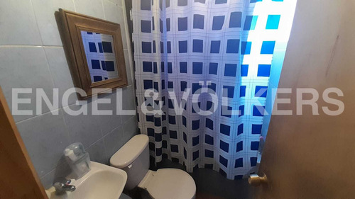 Venta De Hostal Funcionando Con Casa Amoblada En Parcela.