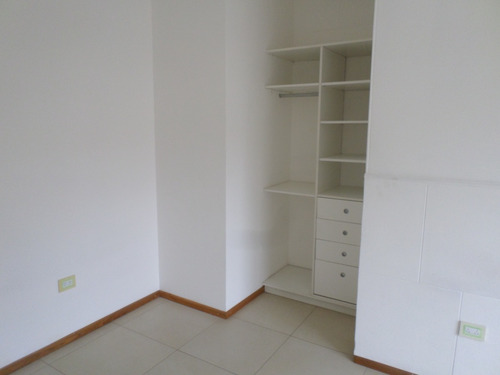 Departamento Categoría Con Cochera Merlo Sur Centro