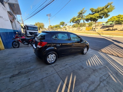 Imagem 6 de 14 de Chevrolet Onix Hatch Joy 1.0 8v Flex 5p Mec. 2017/2018