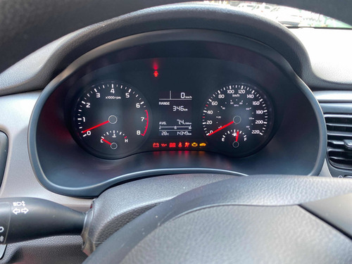 Imagen 9 de 11 de Kia Rio 1.6 Lx Sedan Mt 2020