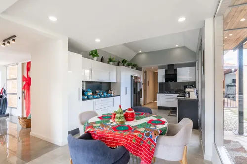 Casa En Arriendo/venta En Canelon. Cod A20472