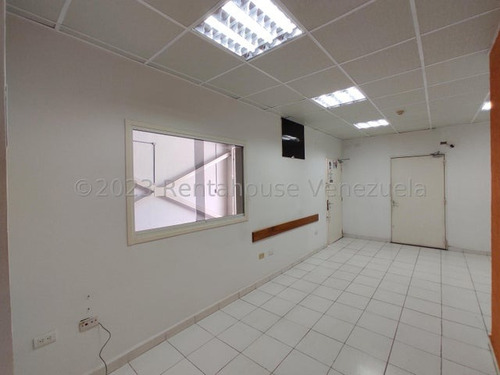 Edificio En Alquiler El Hipodromo, Maracay 24-