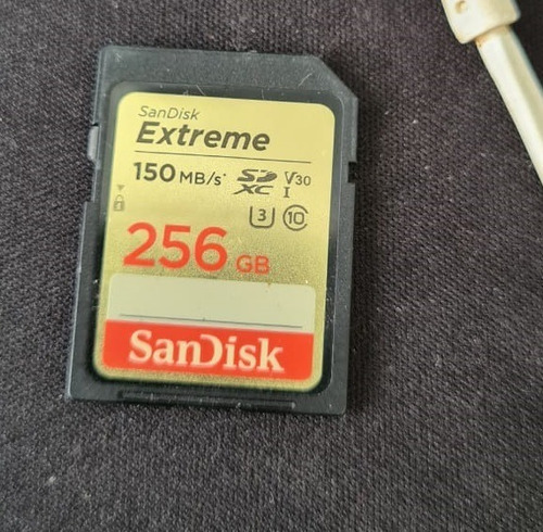 Imagem 1 de 4 de Sd Card Sandisk Extreme 256gb