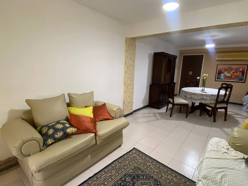 Apartamento En Venta Res. Conlunaca Centro De Charallave