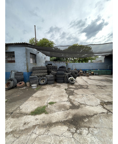 Taller, Galpon Lavadero Gomeria Sobre Av 75 Entre 68 Y 70