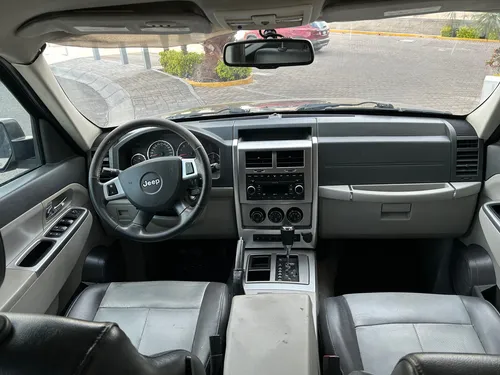 Jeep Liberty Limited Base Piel 4x2 At