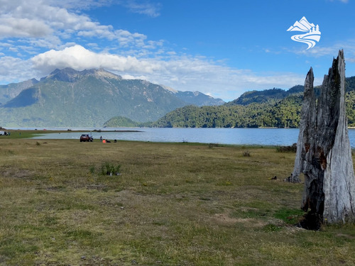 Macrolotes Con Río A 40 Minutos De Puerto Montt