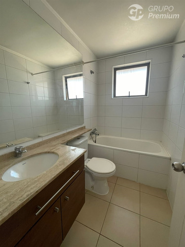 Excelente Casa Aislada En Arriendo De 5d,4b En Padre Hurtado