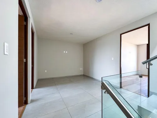 Casa En Venta En Metepec A Un Costado Del Parque Bicentenario Con Diseño Moderno