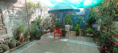 Casa Con 2 Dptos Interiores Y Local Comercial