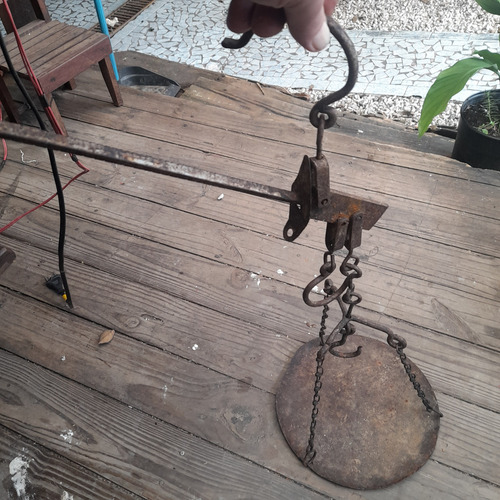 Imagem 1 de 9 de Balança Antiga Varão E Prato Peixe, Sem Os Pesos. Linda