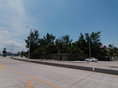 Terreno En Venta En Veracruz En Boulevard Ávila Camacho Fracc. Costa De Oro.