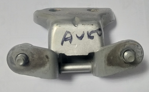 Bisagra Puerta Trasera Derecha Aveo Sedan 2004-2010 Gm (Usado)
