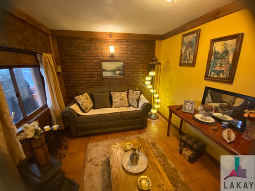 Casa De 122m2 + Quincho Y Piscina + Casa Huésped En 1800m2