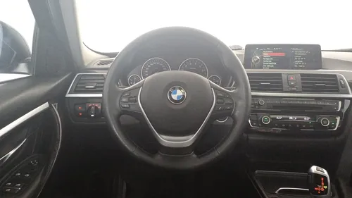 BMW Serie 3 2.0 330IA LUXURY LINE