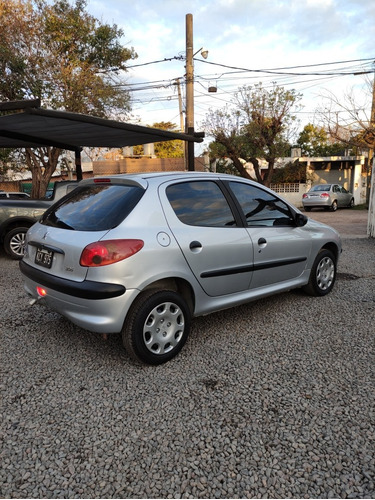 Imagen 3 de 9 de Peugeot 206 2011 1.4 Active 75cv