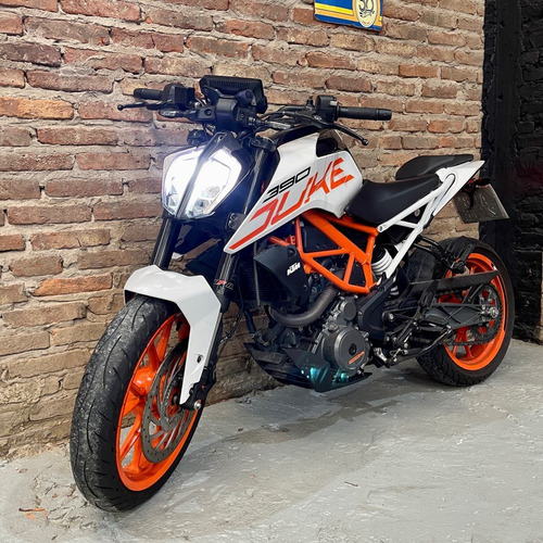 Imagen 2 de 15 de Ktm Duke 390 + Escape + Computadora + Repro Impecable Permut