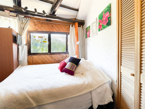 Casa En Venta De 4 Dorm. En Lo Barnechea