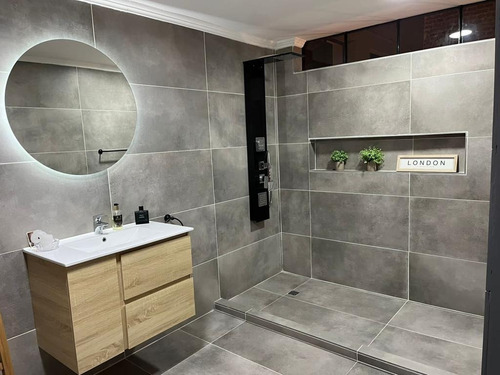 Imagen 10 de 17 de Alquiler O Venta Importante Inmueble Industrial Comercial - Ideal Showroom Exhibicion Local Con Deposito Galpon - Con Vivienda Independiente 4 Ambientes - A Metros De Caba - Vicente Lopez Chile 200