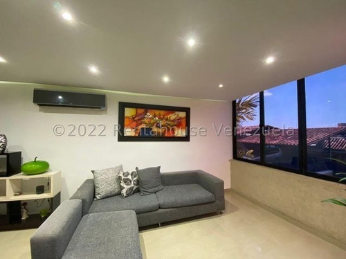 Imagen 4 de 22 de Julio Latouche Vende Hermoso Townhouse En Lomas Del Este Valencia 23-9286