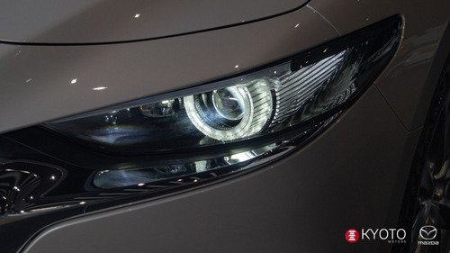 Imagen 4 de 15 de Mazda 3 Sedan Grand Touring Híbrido 2023
