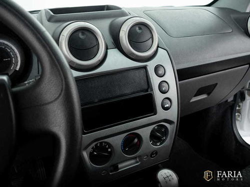 Imagem 14 de 15 de Ford Fiesta 1.6 8v Flex 2013