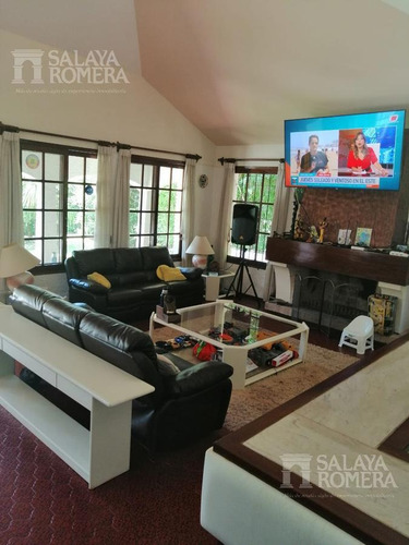 Casa - Punta Del Este- 3 Dormitorios- 3 Baños. Piscina Y Parrillero. ¡oportunidad!