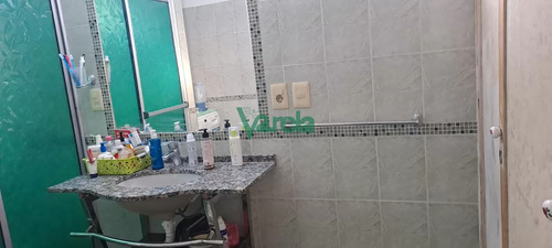 Venta De Casa, Las Toscas, 3 Dormitorios, Living Comedor Con Estufa Leña, Sobre Aveninda Principal.
