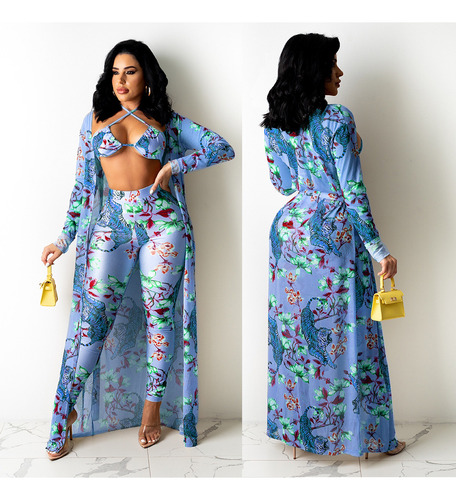 Conjunto De Tres Piezas Con Chal Largo De Malla Transparente