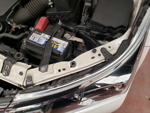 Imagen 9 de 16 de Toyota Corolla 2015 1.8 Xei Cvt 140cv